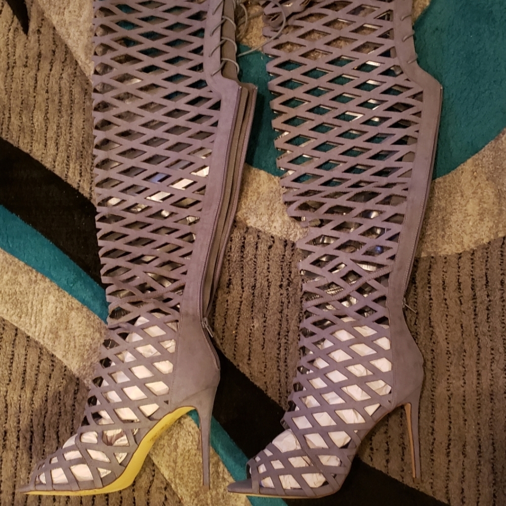 (ONE DAY SALE!!)Grey suede peep toe cut out boots